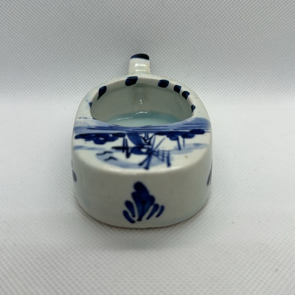 Vintage Blue Delft nappy candle holder with windmills and floral design. - Picture 2 of 6